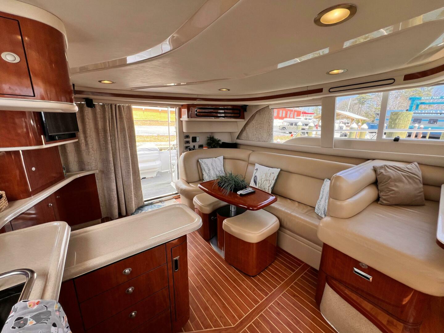 2004 Sea Ray 480 Sedan Bridge - Image 27