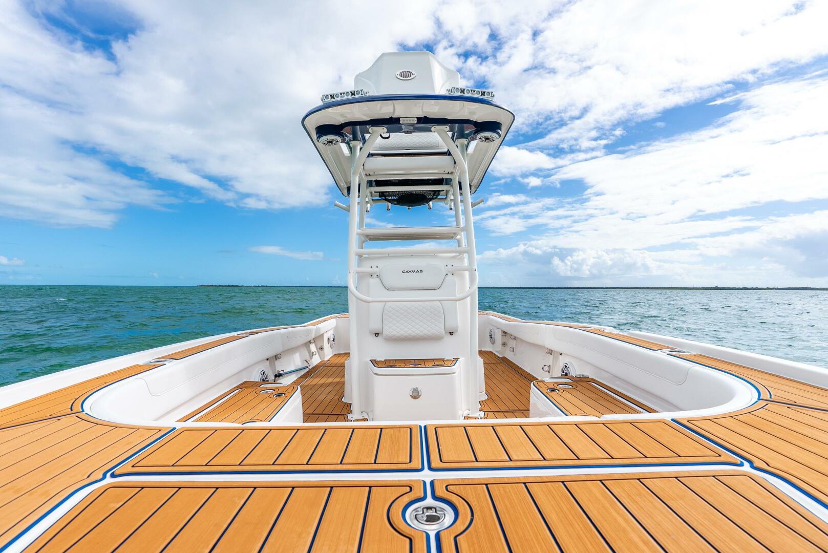 2024 Caymas Hybrid Boat 281 HB - Image 10
