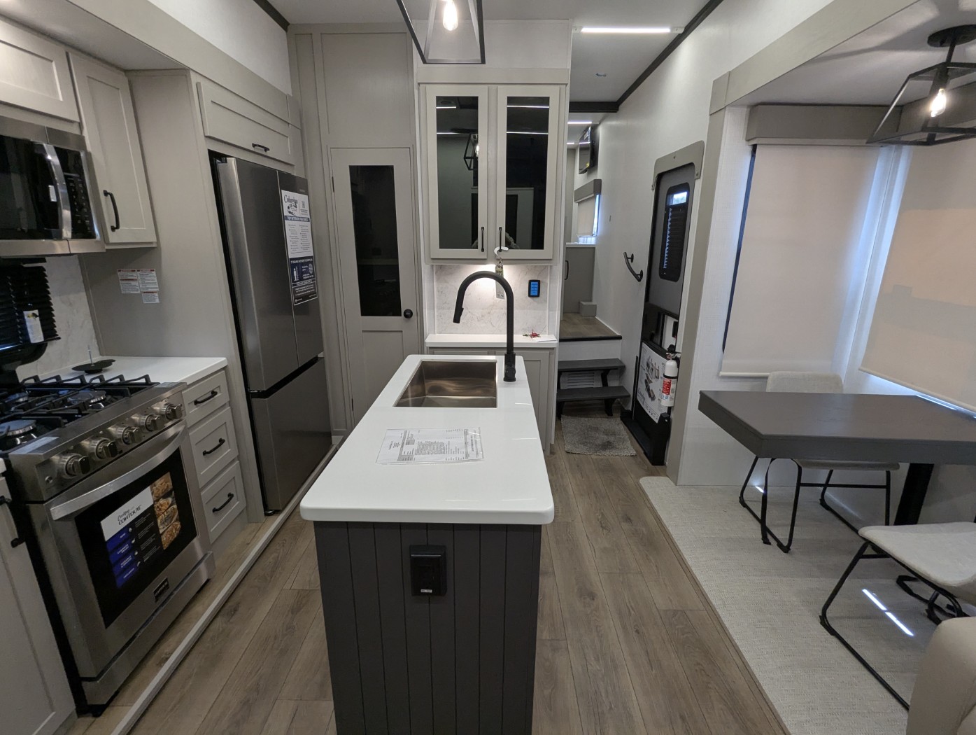 2025 Palomino Columbus 376DS - Image 21