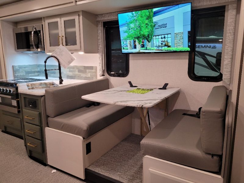 2026 Holiday Rambler Admiral 28A - Image 10