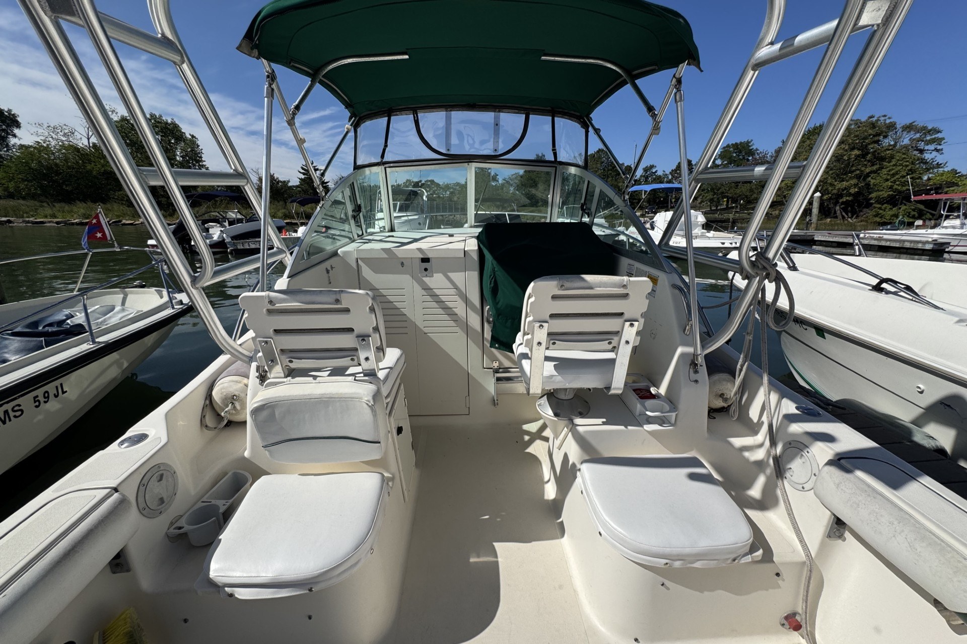 1999 Pursuit 2470 Walkaround - Image 8