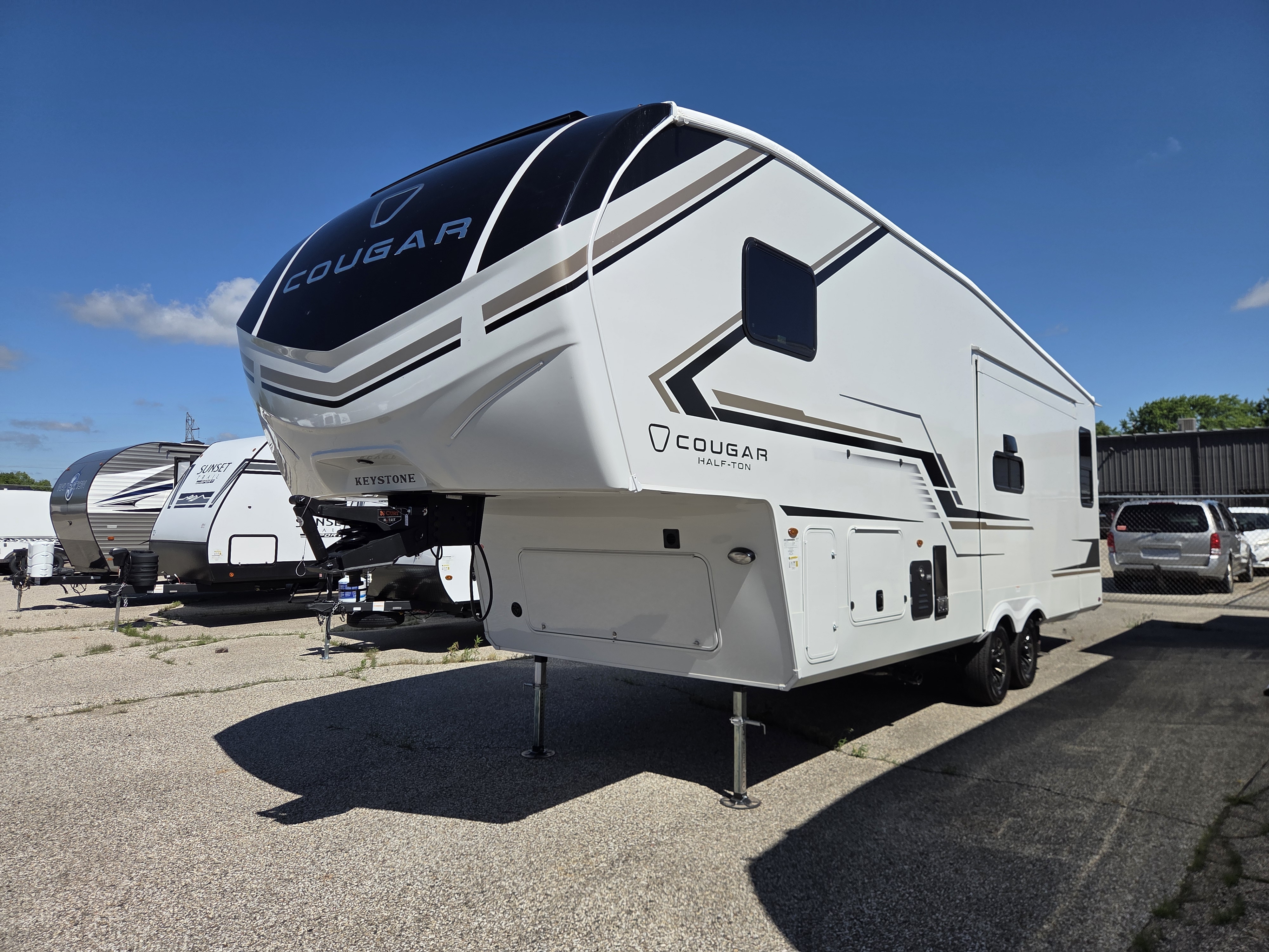 2027 Keystone Cougar Half-Ton 26RES - Image 4