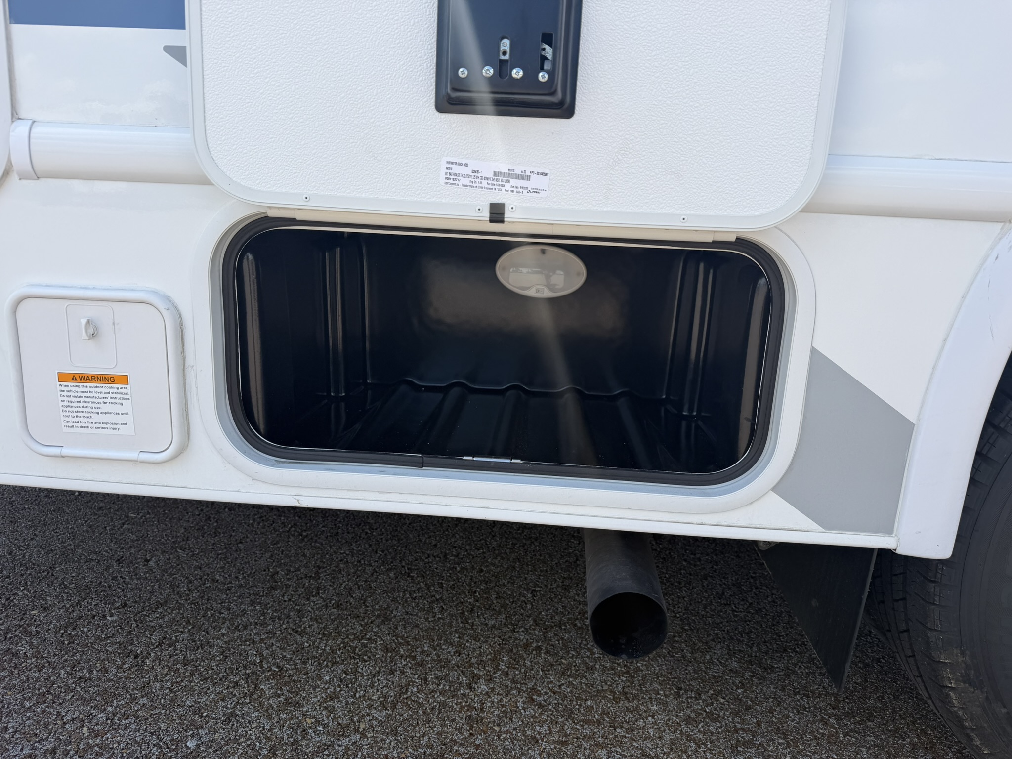 2027 THOR MOTOR COACH MAGNITUDE GA28 - Image 9