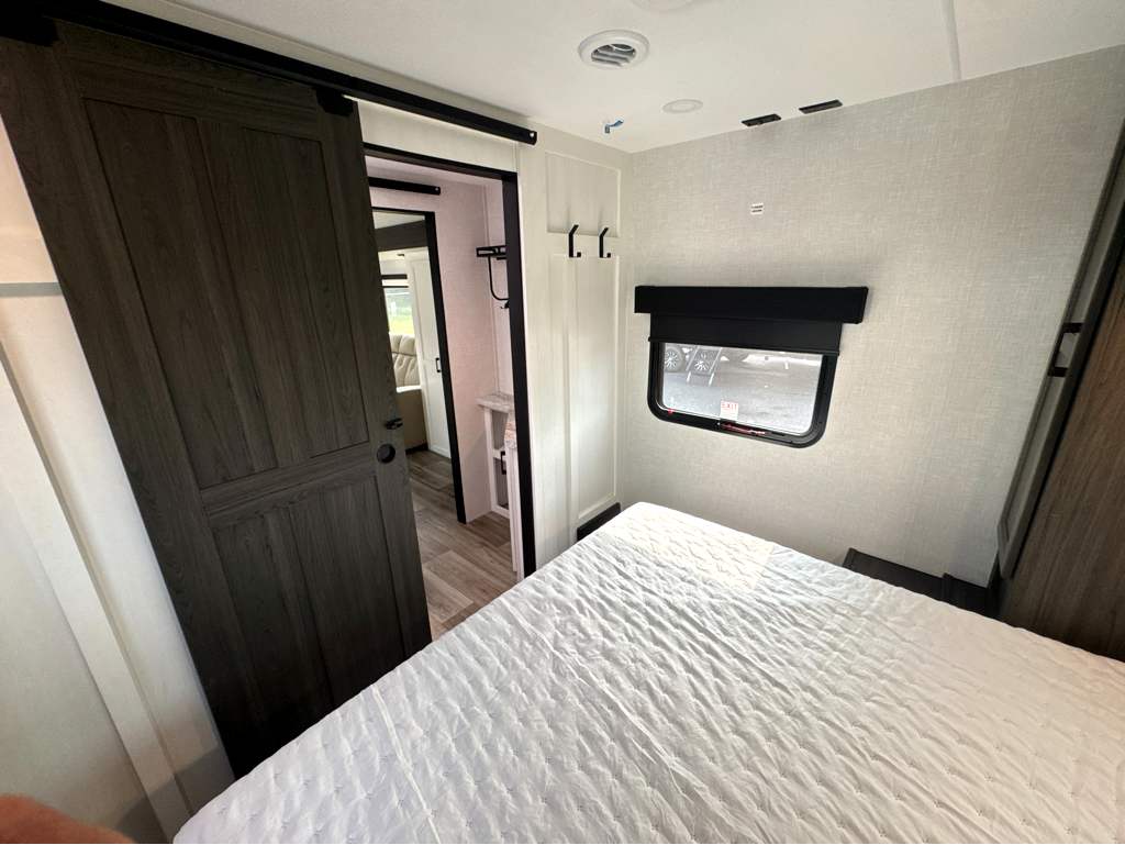 2026 VENTURE RV SPORTTREK 271VBH - Image 21