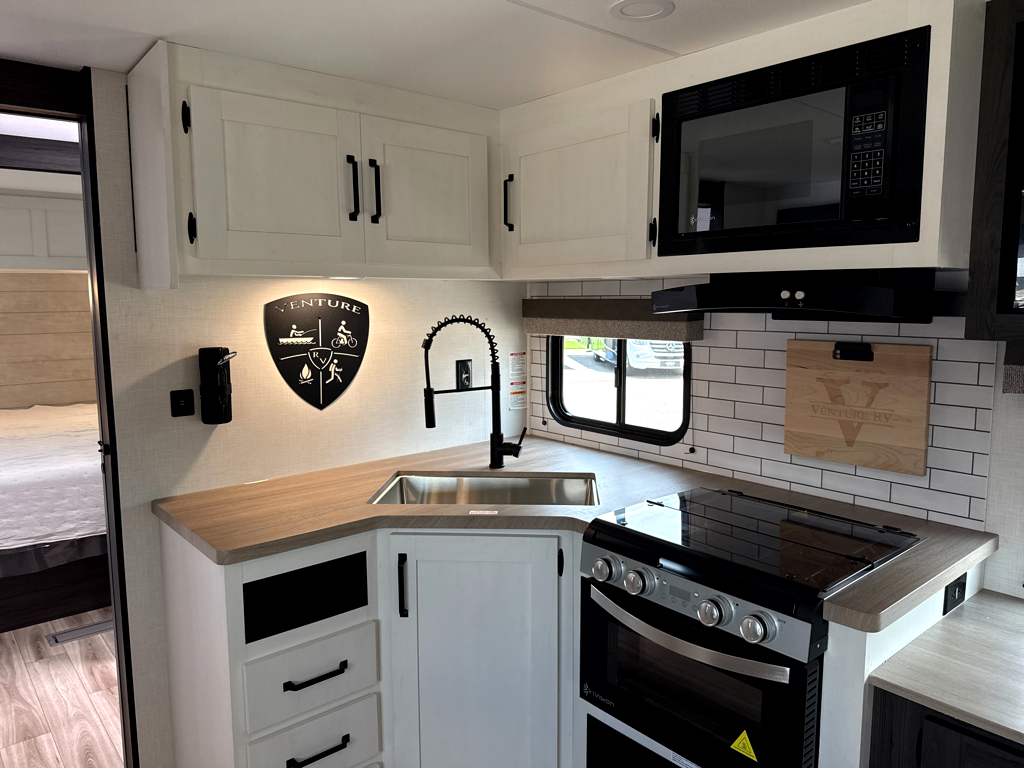 2027 VENTURE RV SIENNA 241VRD - Image 19