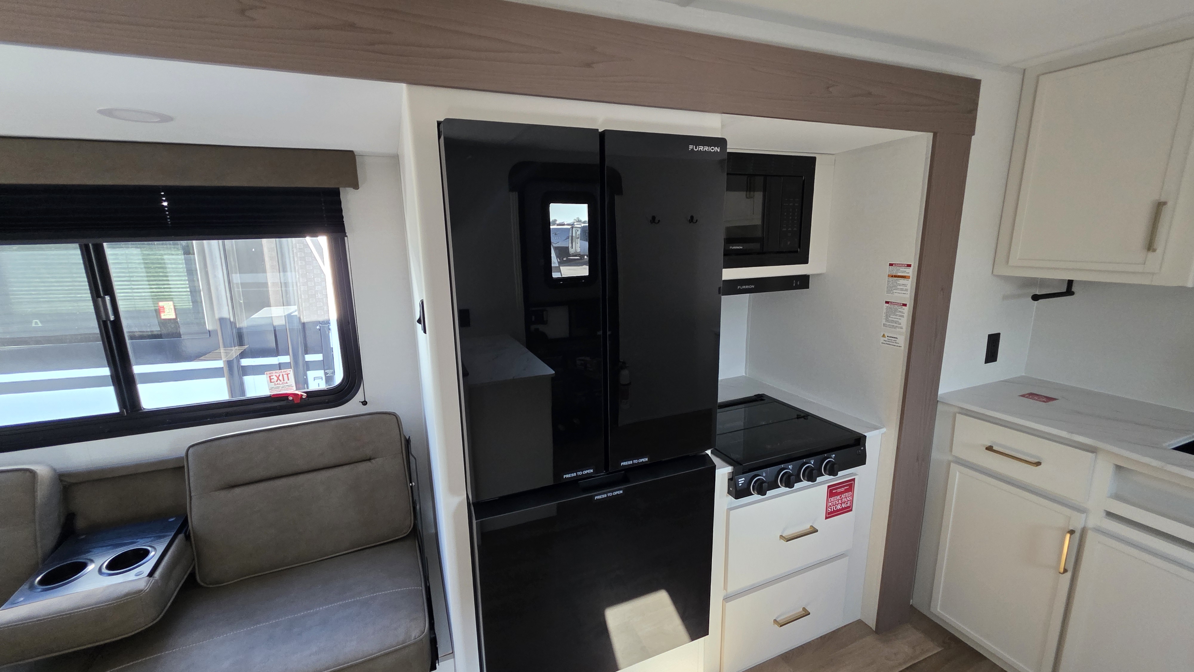 2027 GRAND DESIGN TRANSCEND 26BHX - Image 18