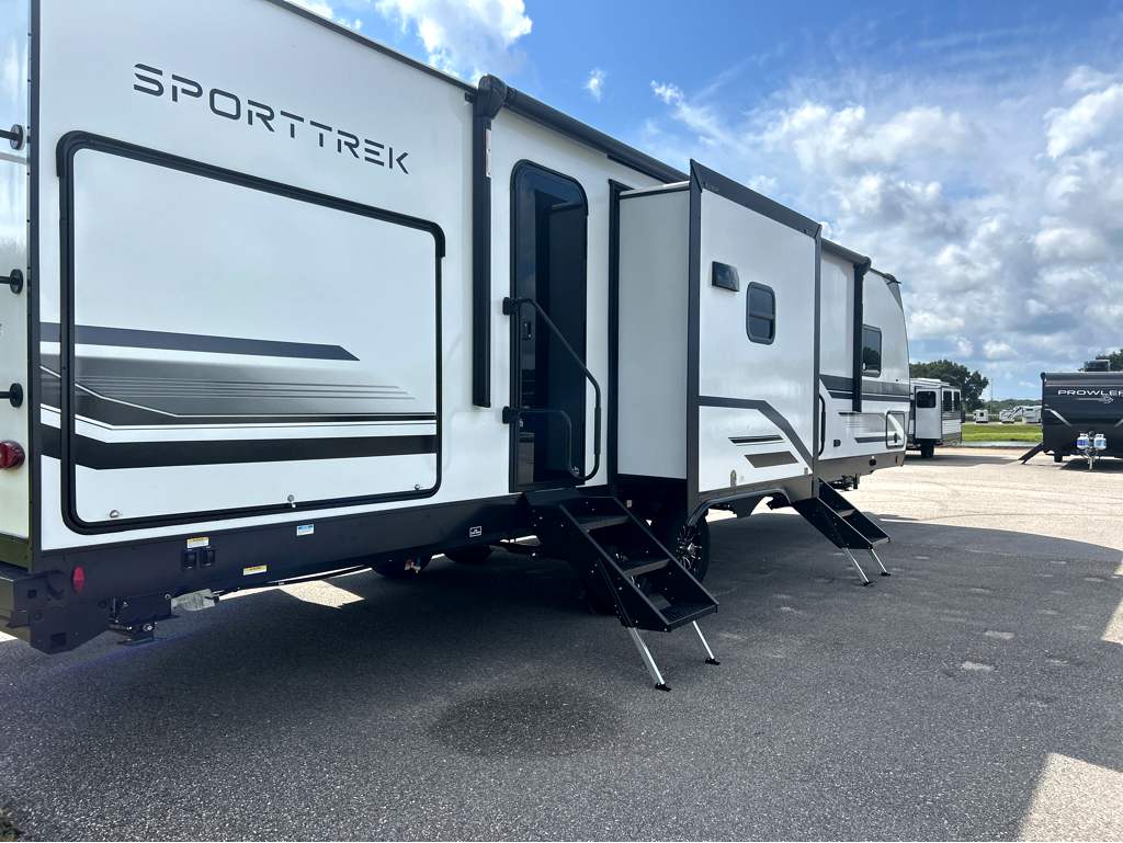 2027 VENTURE RV SPORTTREK 333VIK - Image 4