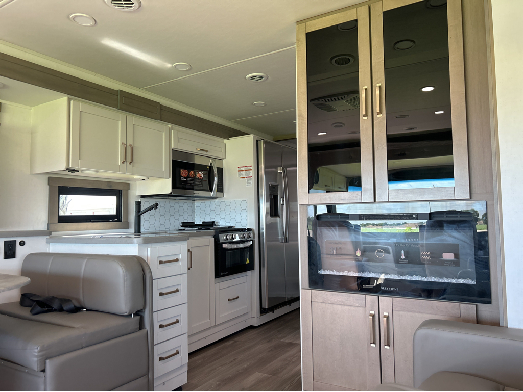 2027 JAYCO PRECEPT 36C - Image 11
