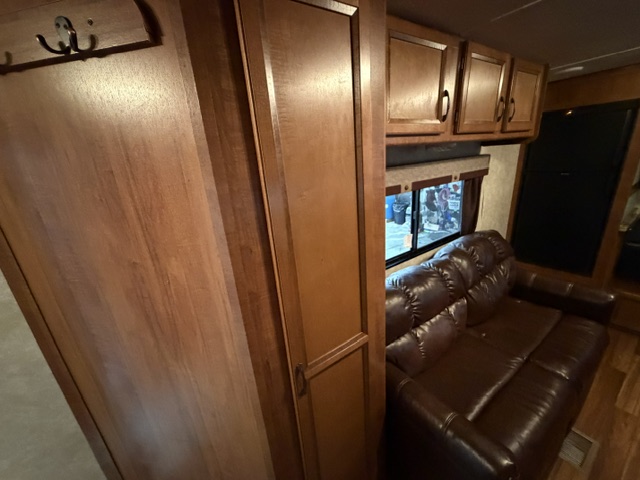 2015 Gulf Stream Innsbruck 25SBW - Image 17