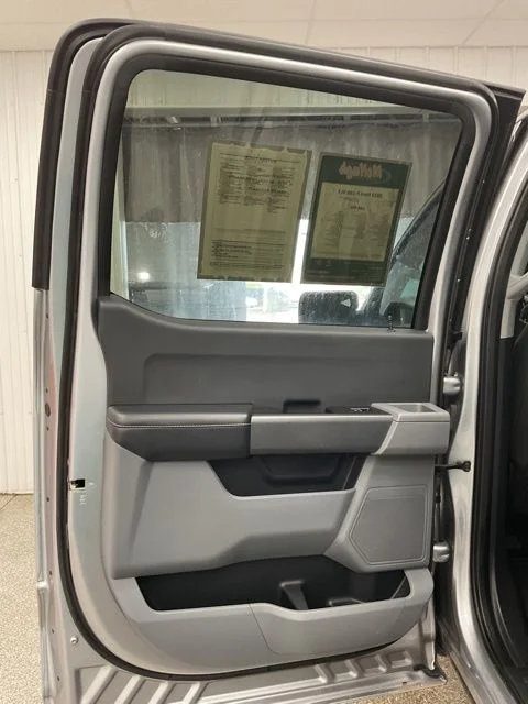 2023 Ford F-150 Crew Cab XLT 4WD - Image 14