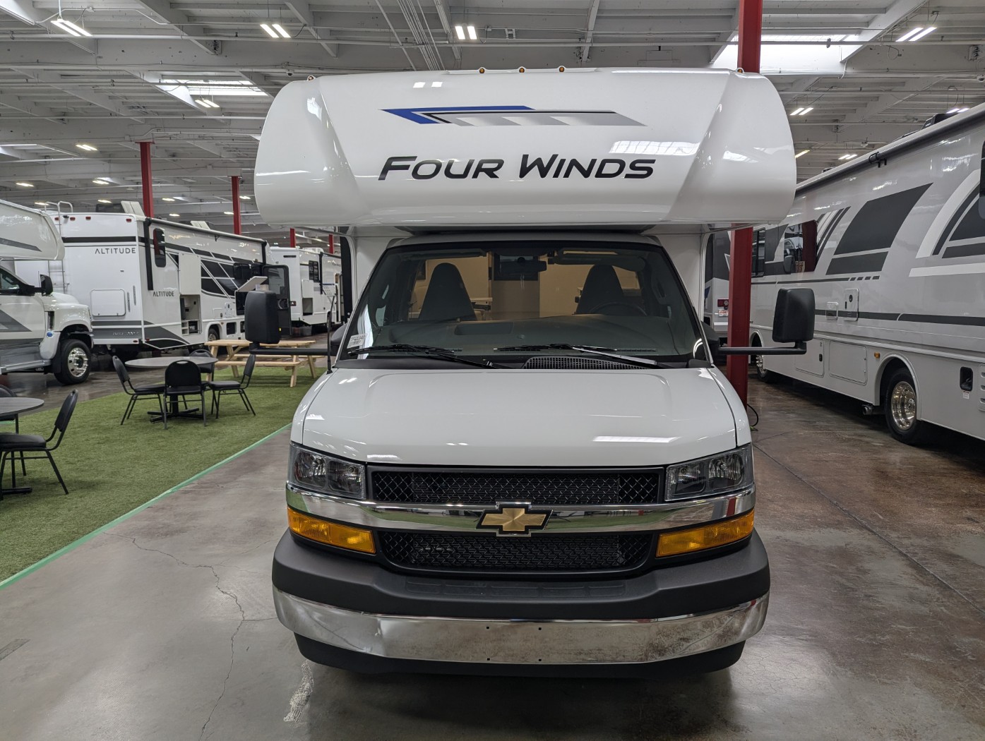 2026 Thor Motor Coach Four Winds 19X - Image 2