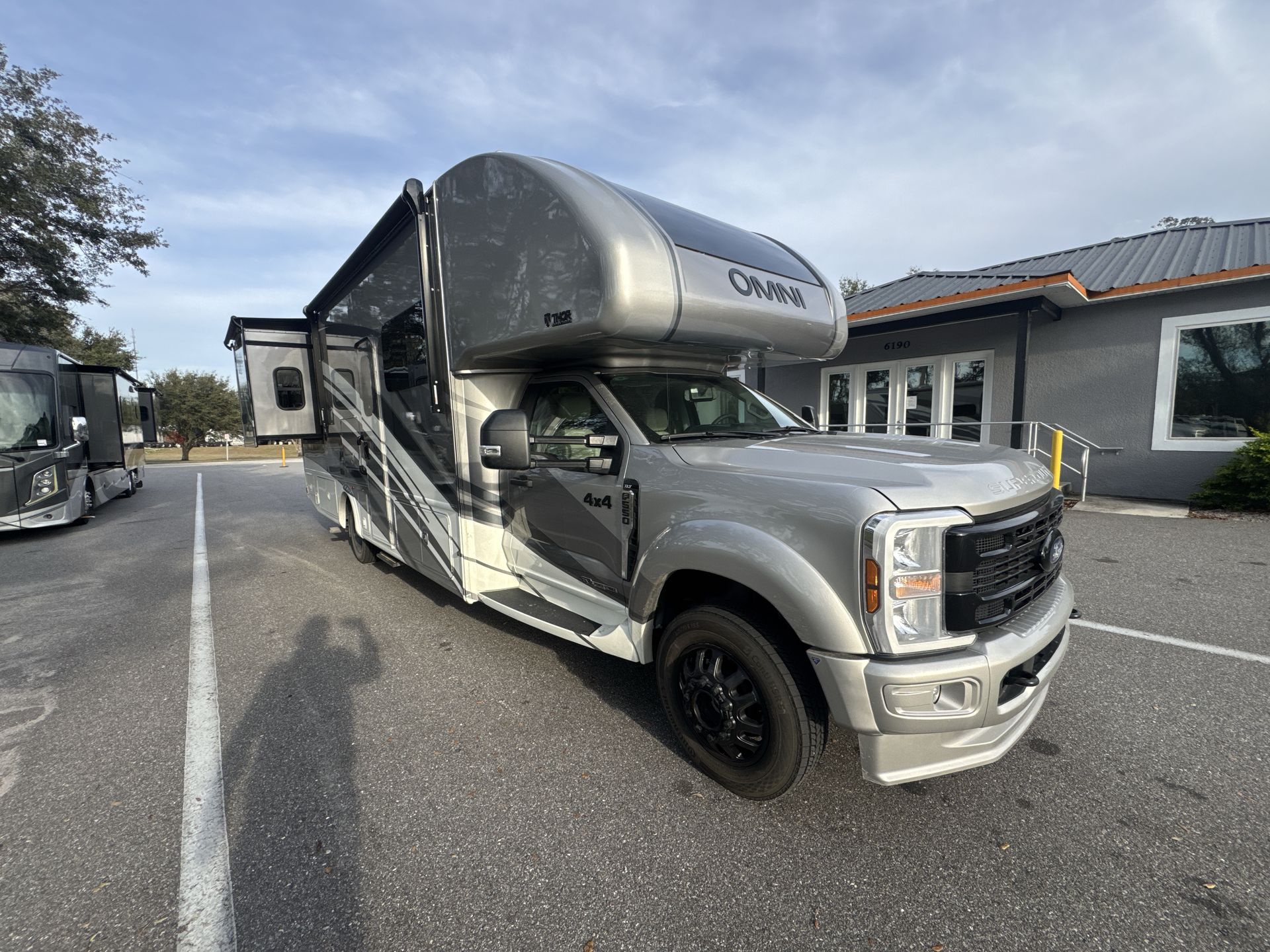 2025 Thor Motor Coach Omni