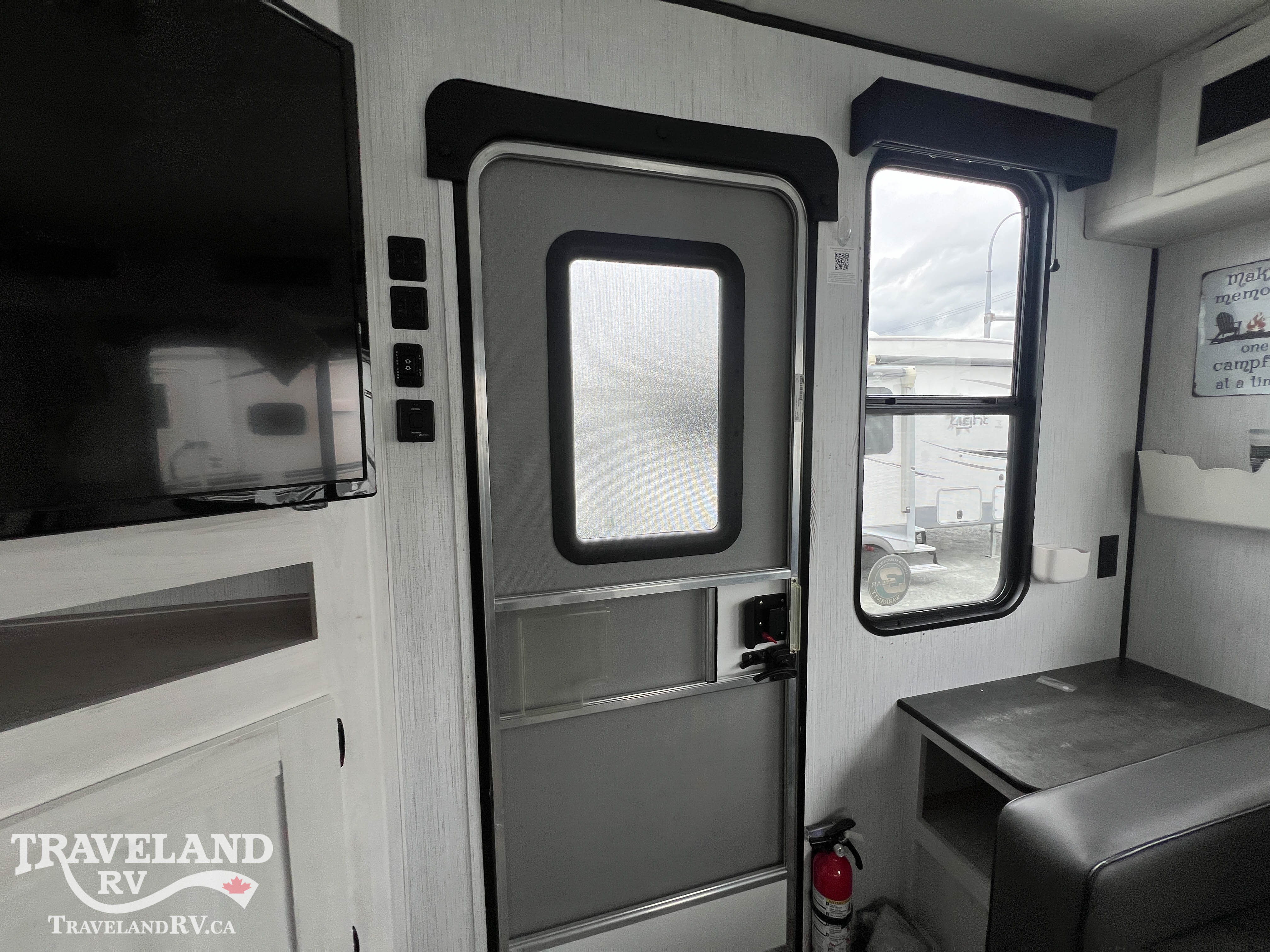 2022 Heartland Trail Runner TR 255 RL - Image 11