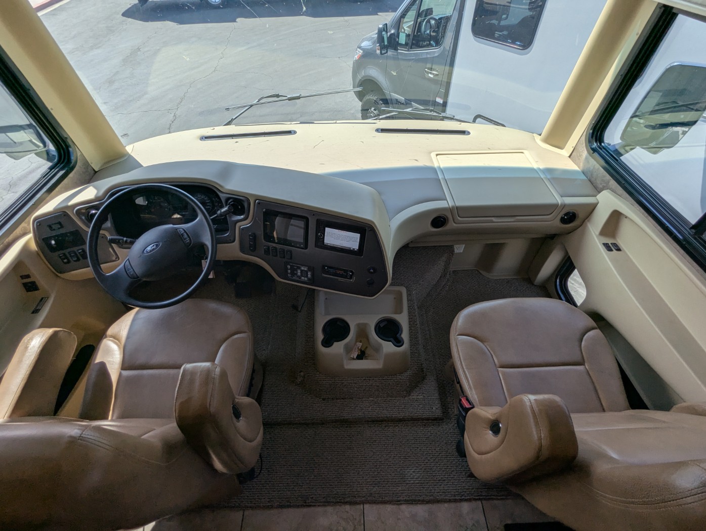 2014 Tiffin Allegro 36 LA - Image 8