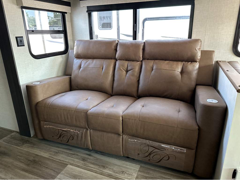 2026 VENTURE RV SPORTTREK 251VFK - Image 10