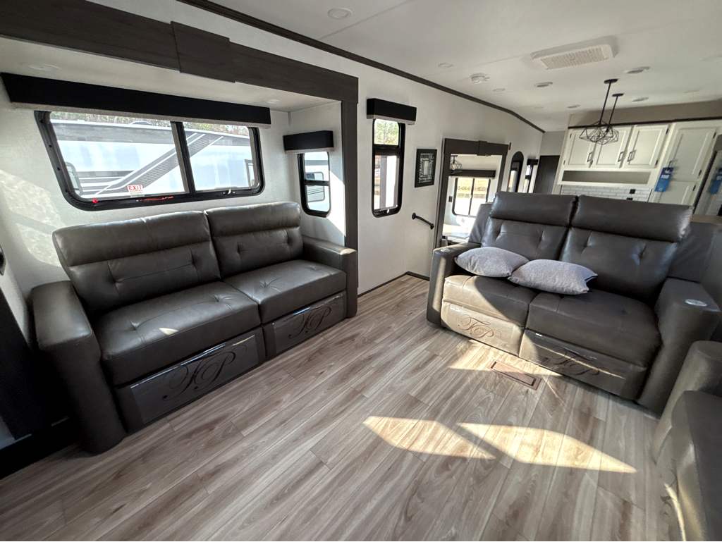2026 VENTURE RV SPORTTREK 365VFL - Image 20