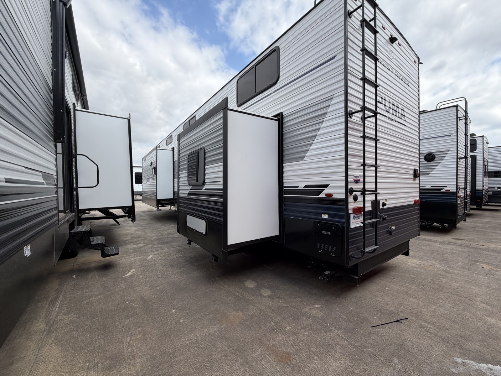 2026 PALOMINO 402LFT - Image 31