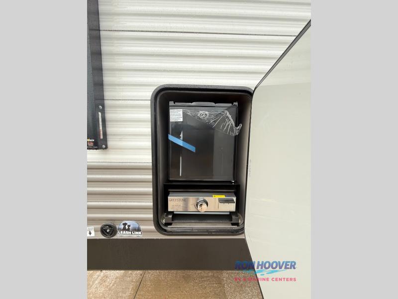 2025 COACHMEN VIKING 25RB - Image 17