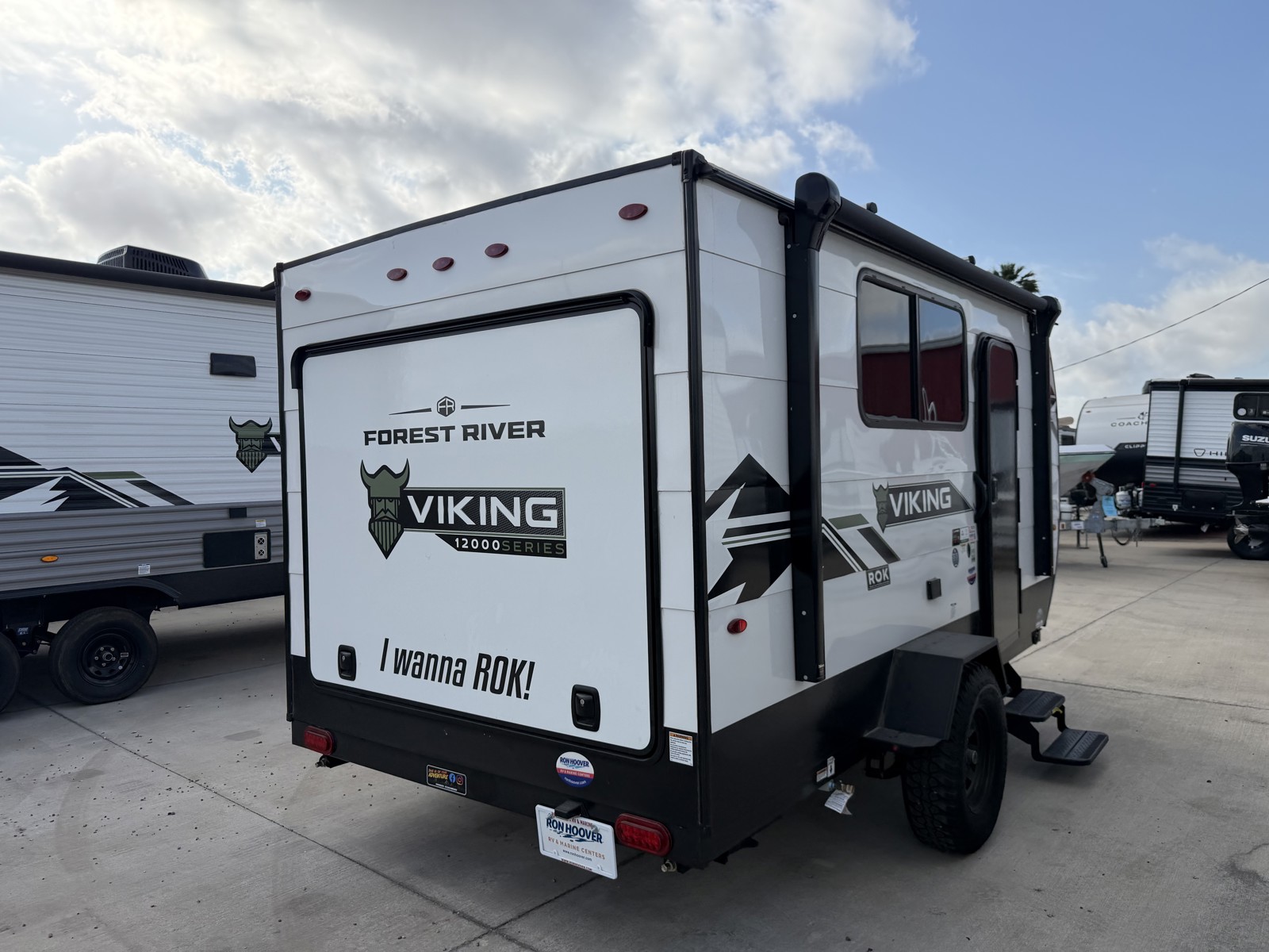 2025 COACHMEN VIKING 12000ROK - Image 14