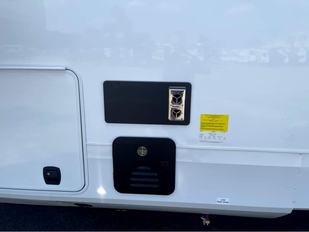 2027 JAYCO NORTH POINT 375TBDB - Image 6