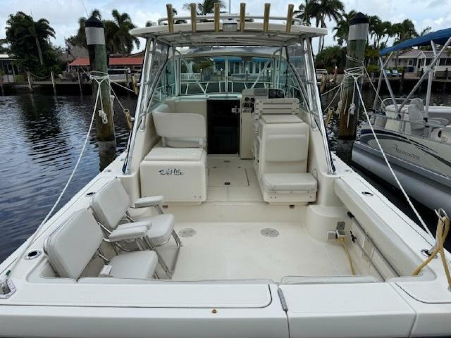 2002 Pursuit 3000 Express - Image 4