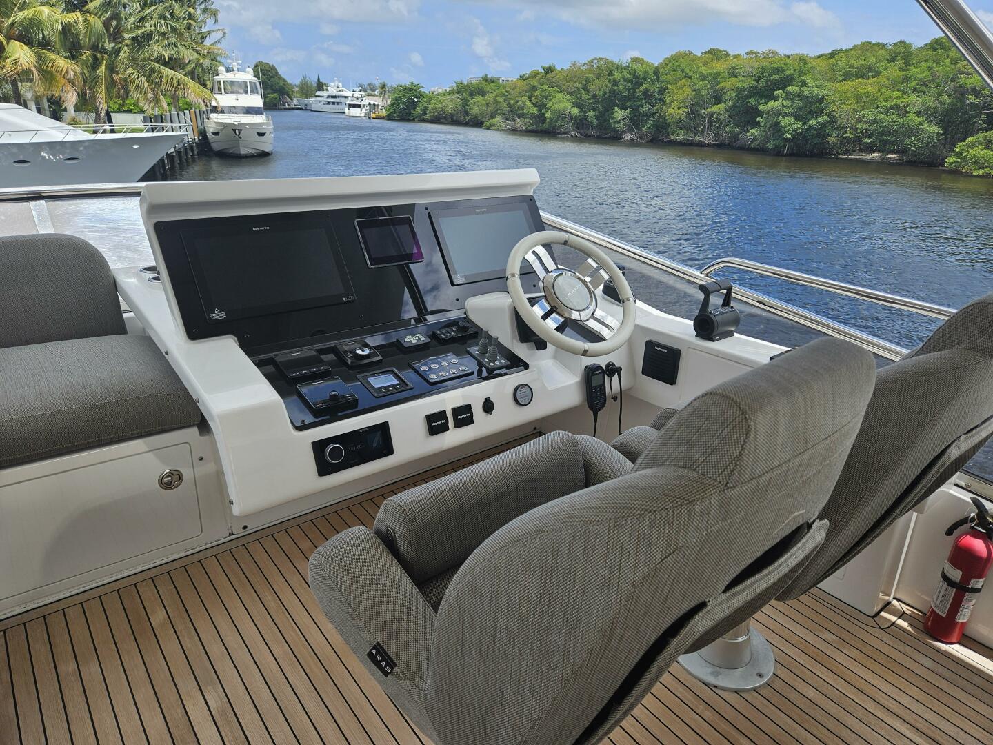 2022 Azimut 66 - Image 24