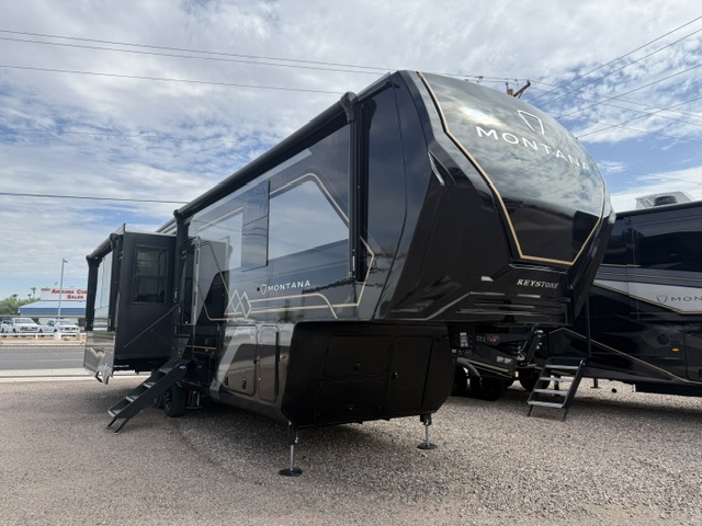 2027 Keystone Montana 3100RL - Image 1