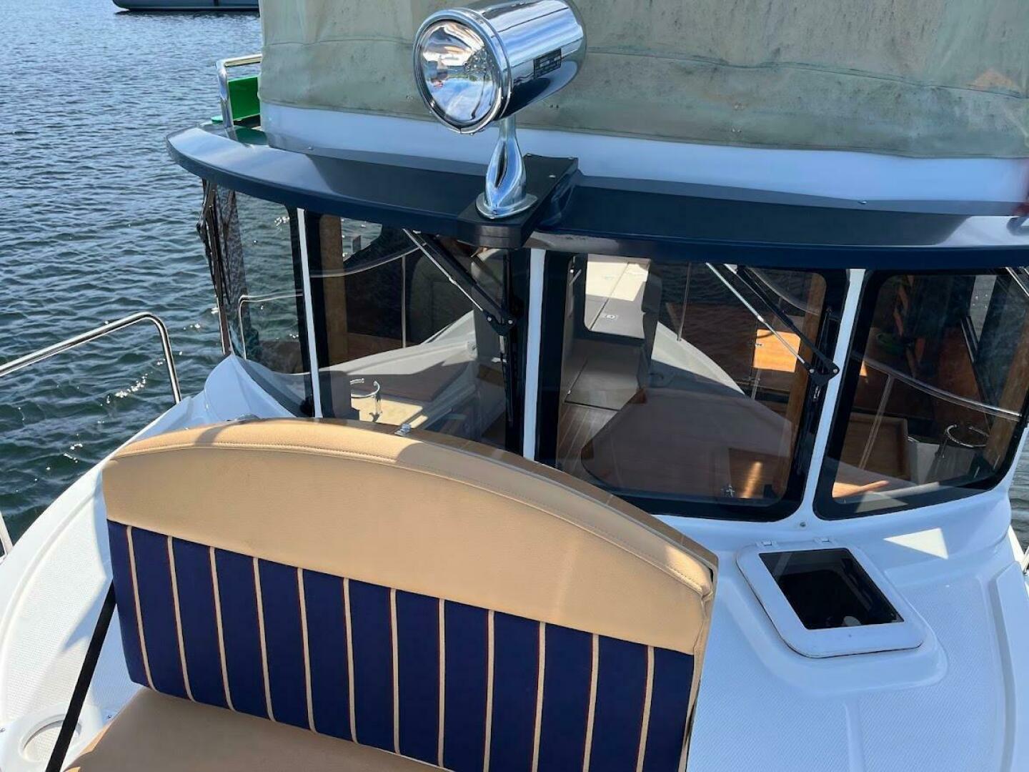 2013 Ranger Tugs R-31 CB - Image 23