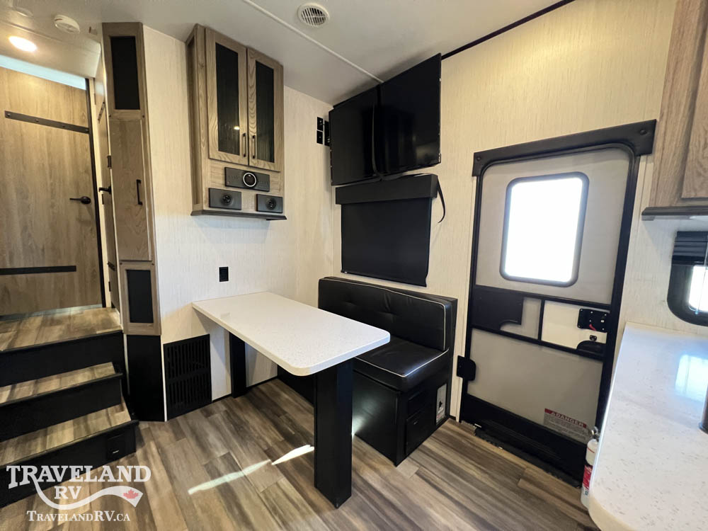 2022 HEARTLAND ROAD WARRIOR 414RW - Image 17