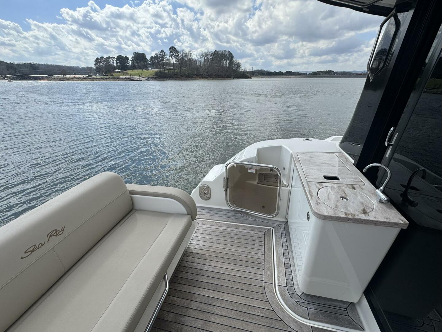 2015 Sea Ray - Image 4