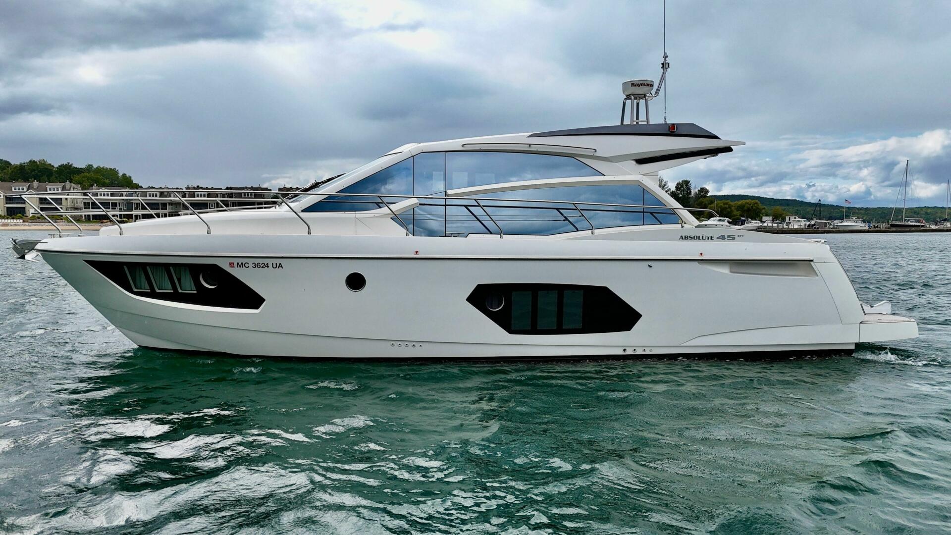 2016 Absolute 45 Sport Yacht - Image 11