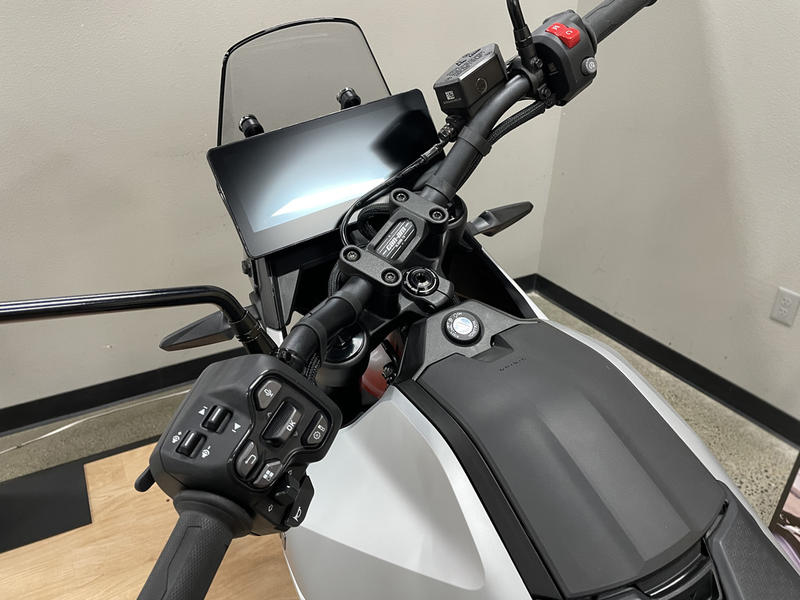 2025 Can-Am 2W ORIGIN SS73 EV46-27 - Image 3