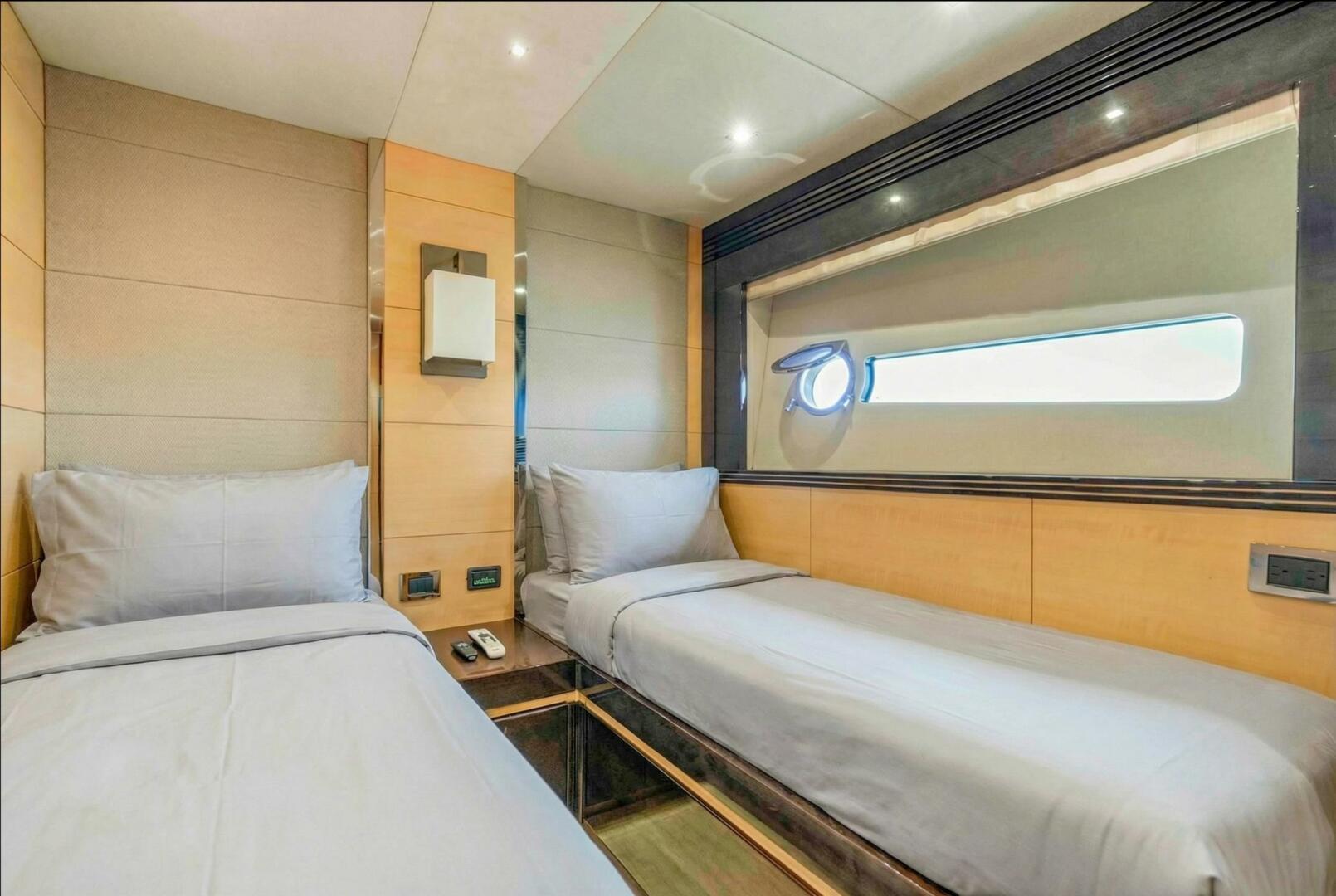 2014 Sunseeker Predator - Image 19