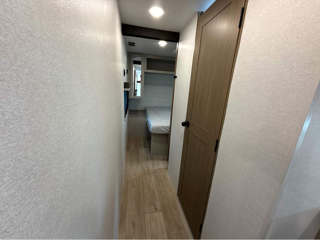 2027 JAYCO JAY FLIGHT 330TBS - Image 18