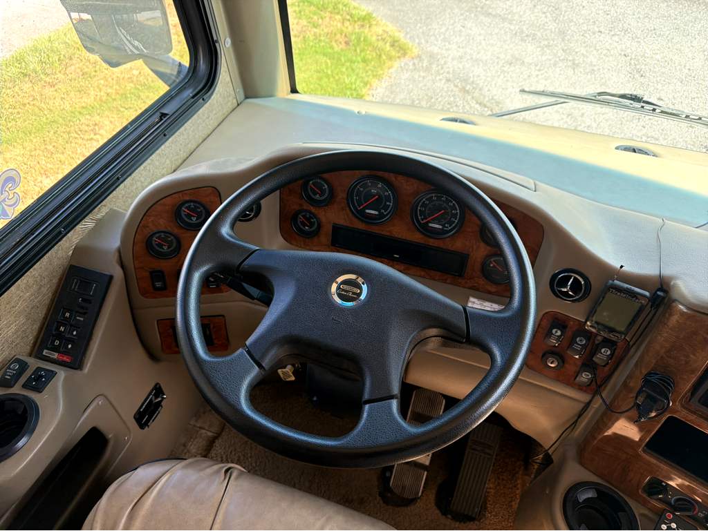 2014 THOR MOTOR COACH PALAZZO 33.2 - Image 34