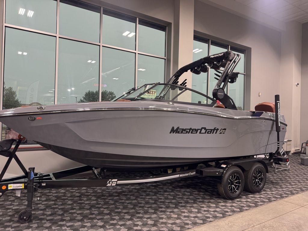 2025 MasterCraft XT22 - Image 56