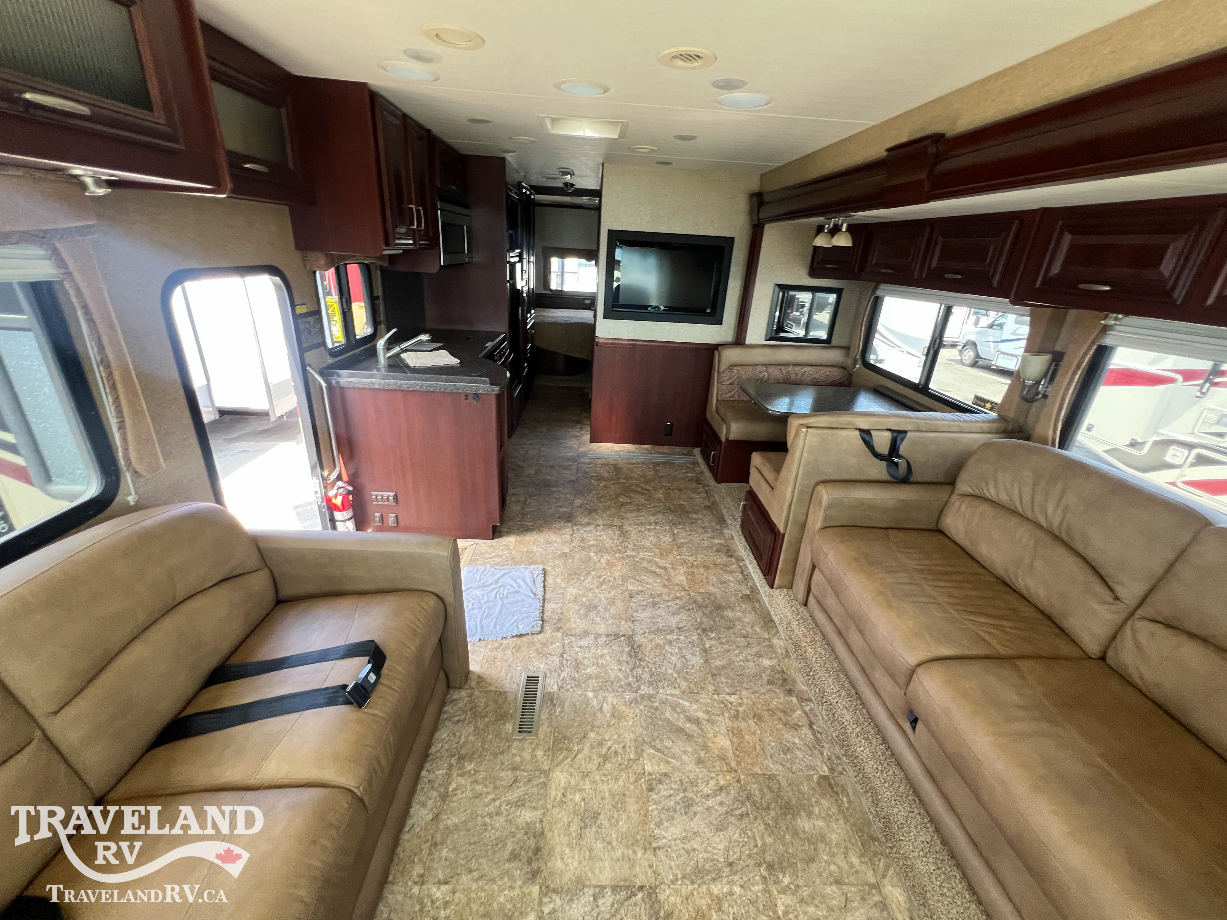 2012 Thor Motor Coach CHALLENGER 32VC HMS - Image 2