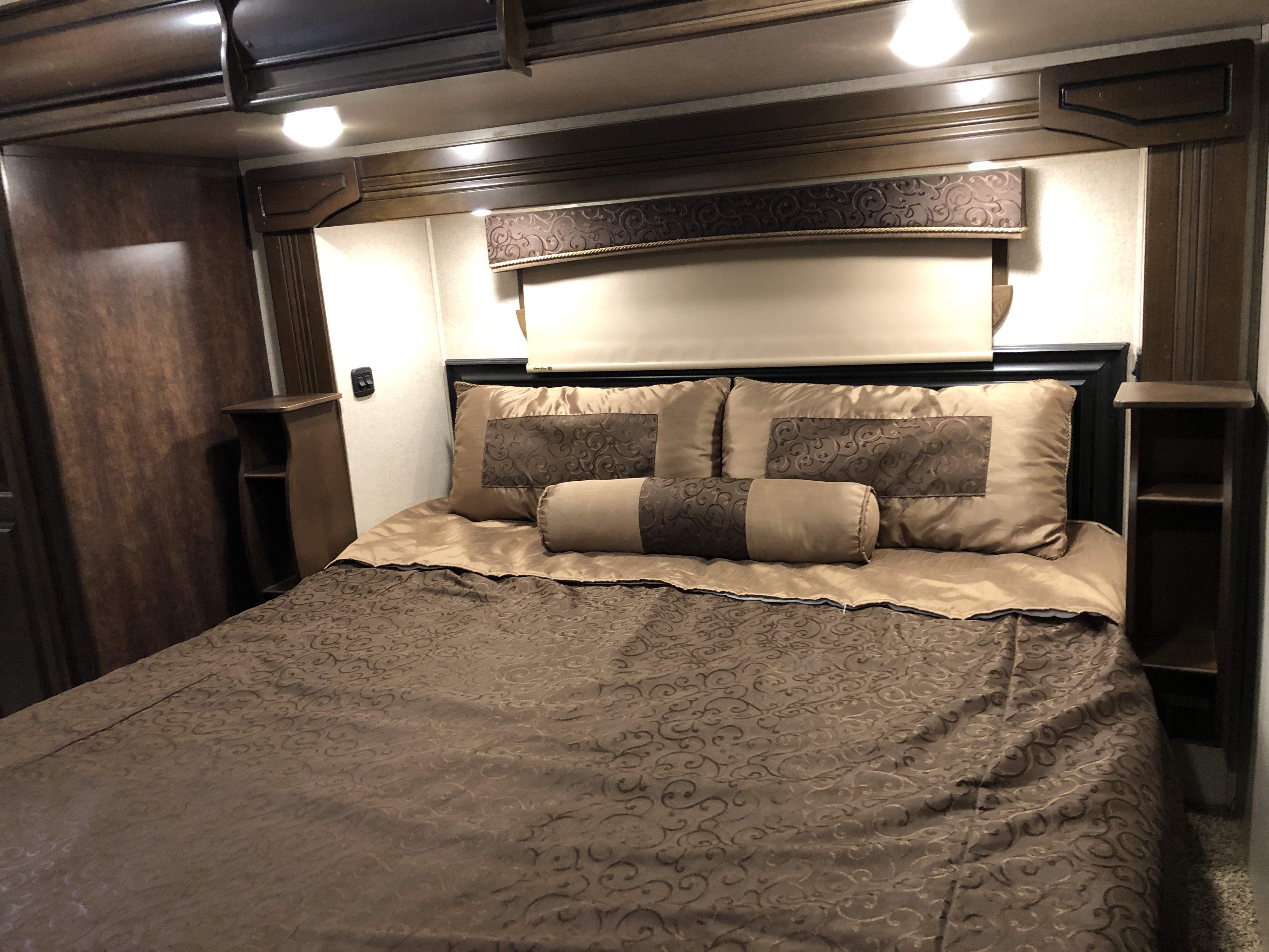 2017 REDWOOD RV 3821RL - Image 35