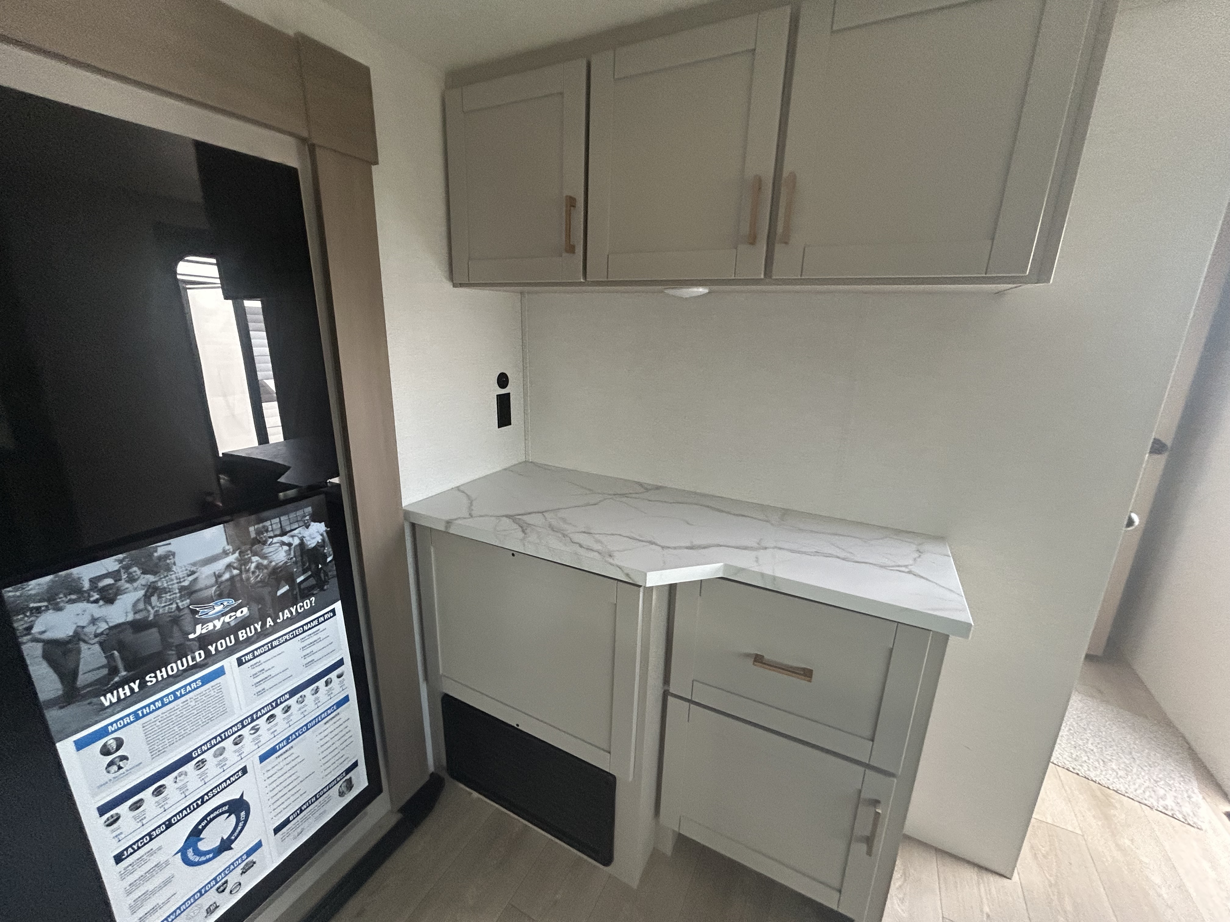 2027 JAYCO JAY FLIGHT 290RLS - Image 17