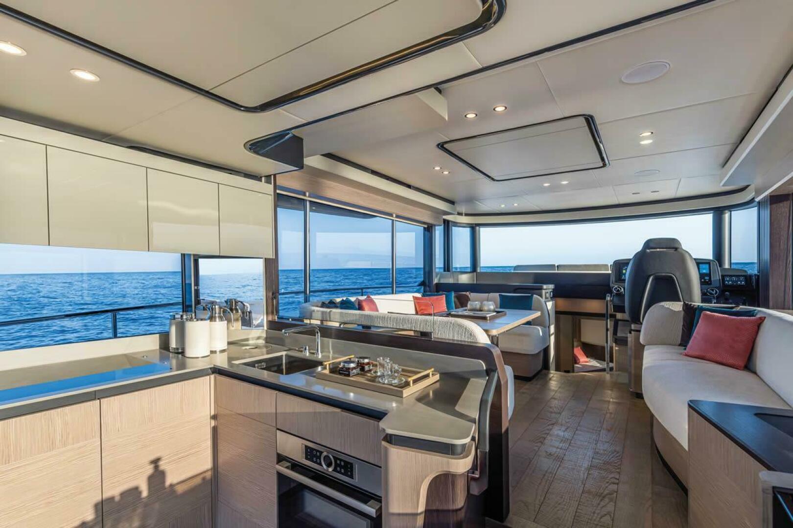 2010 Sea Ray 310 SUNDANCER - Image 3