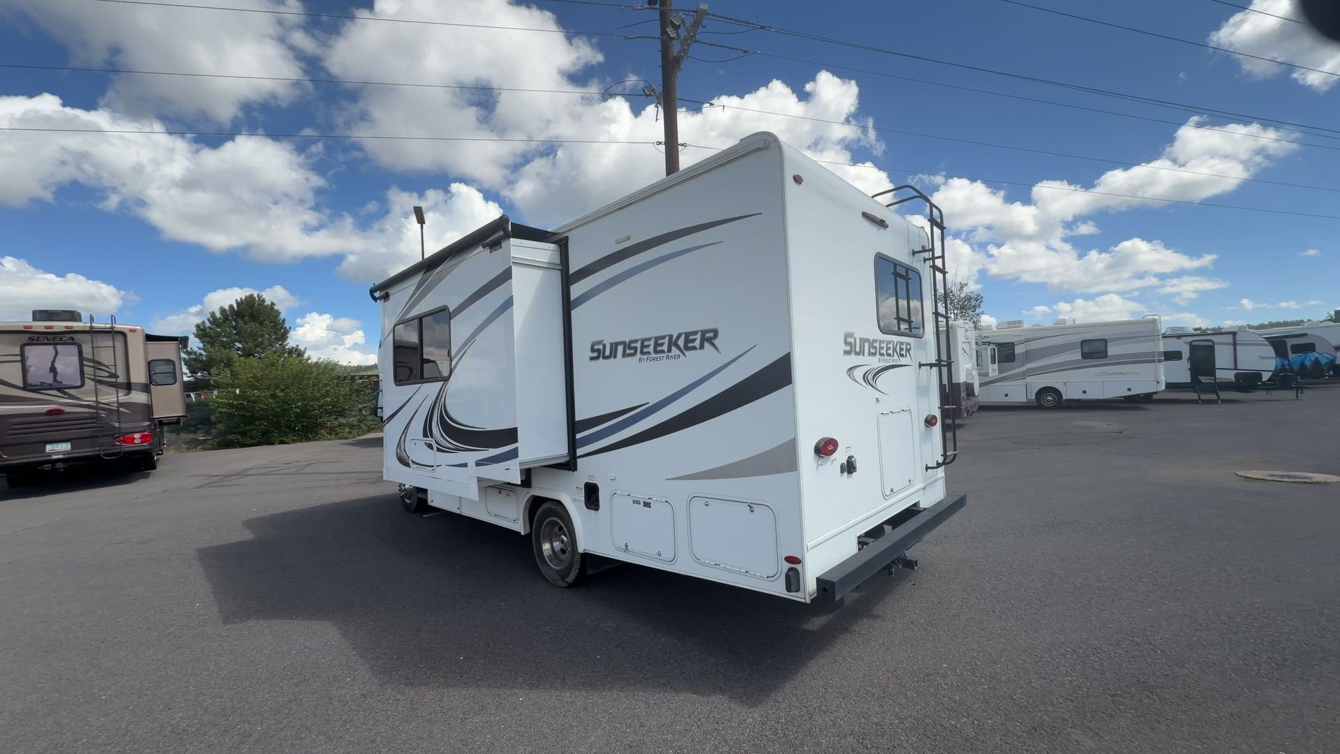 2020 Forest River Sunseeker 2290S - Image 5