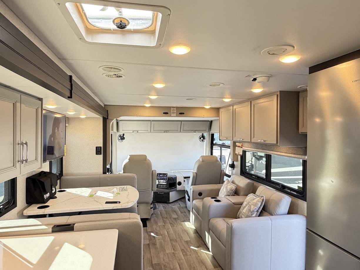 2026 THOR MOTOR COACH PALAZZO 33.6 - Image 55