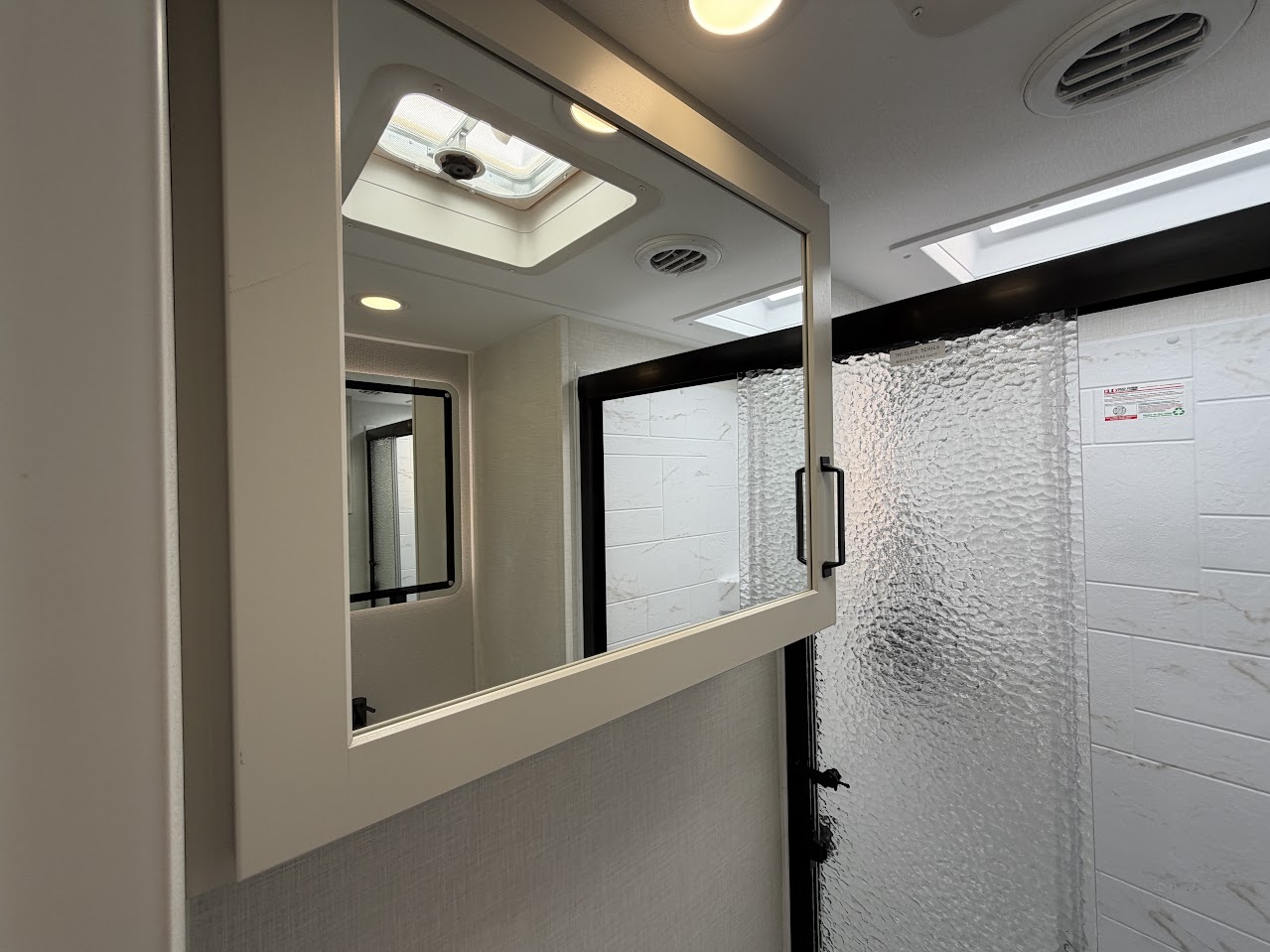 2027 VENTURE RV SPORTTREK 343VIB - Image 53