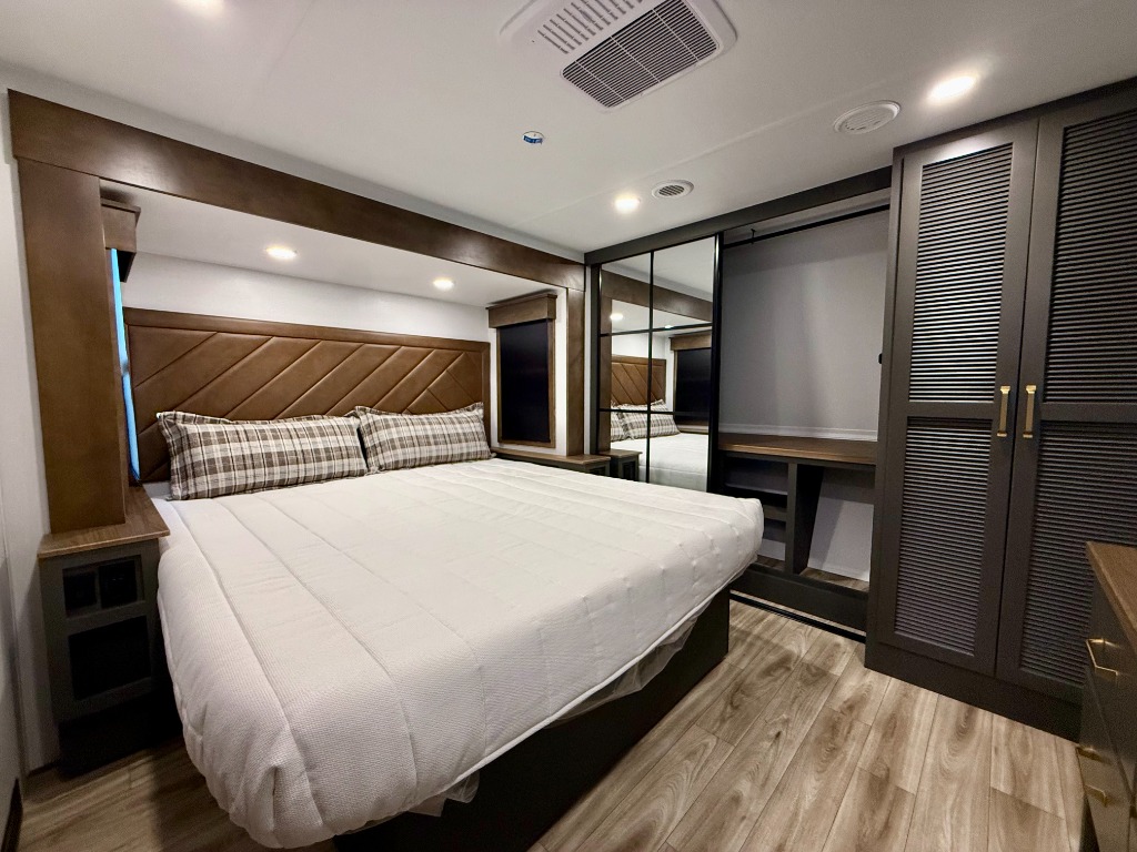 2027 High Country 391TB - Image 21