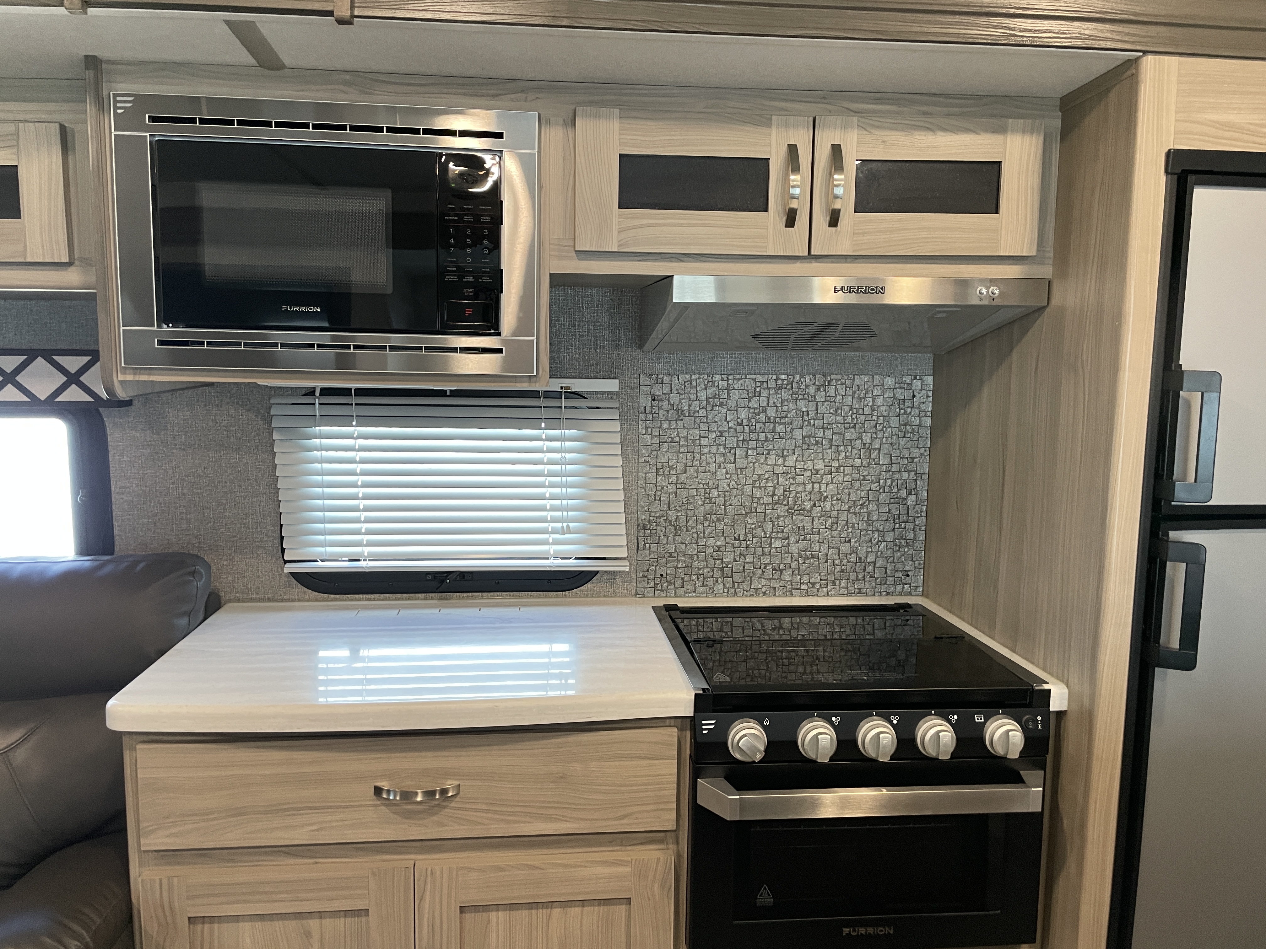 2021 Coachmen Freedom Express Liberty Edition 324RLDSLE - Image 13