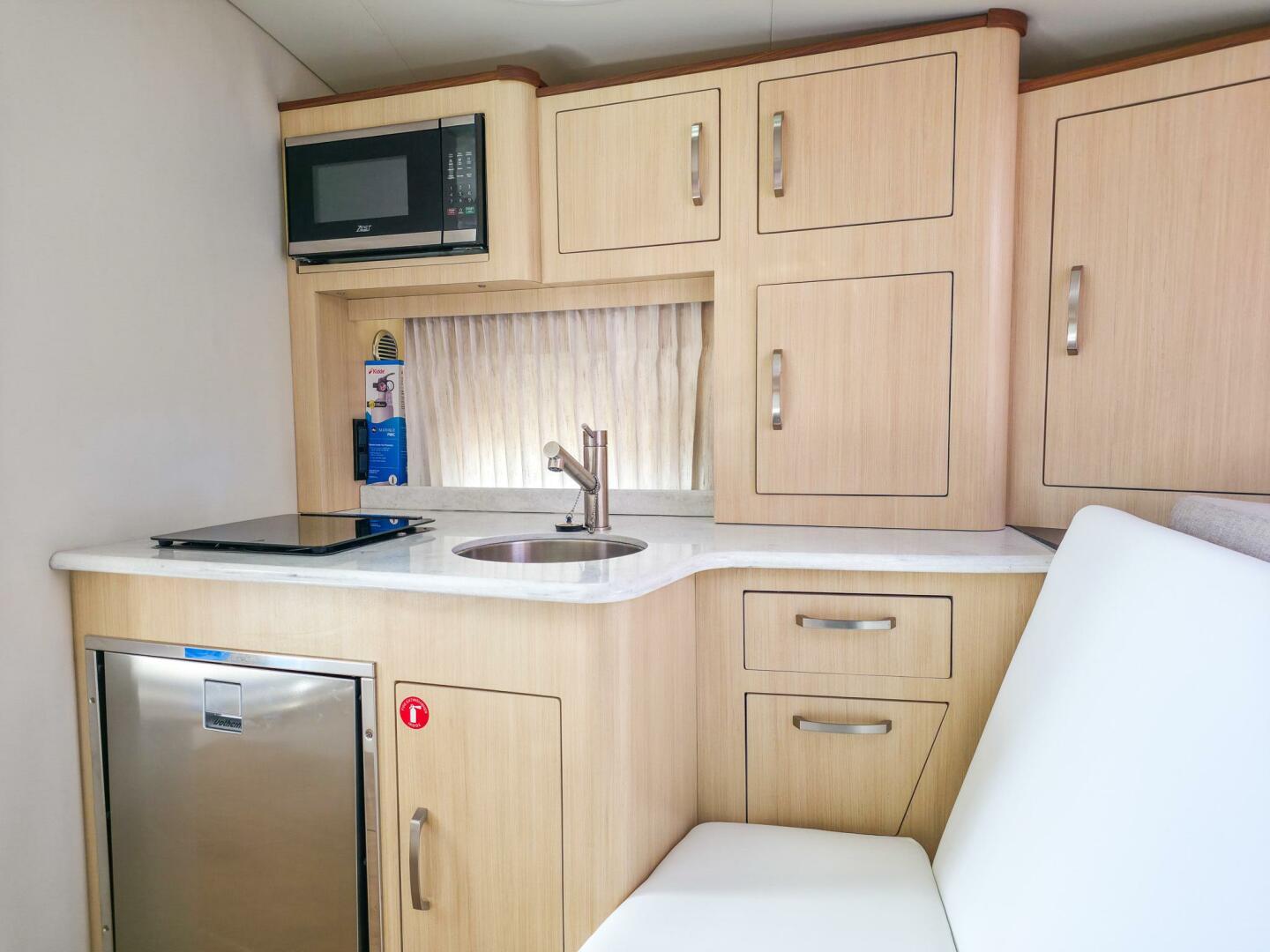 2026 Regal 33 XO Base - Image 29