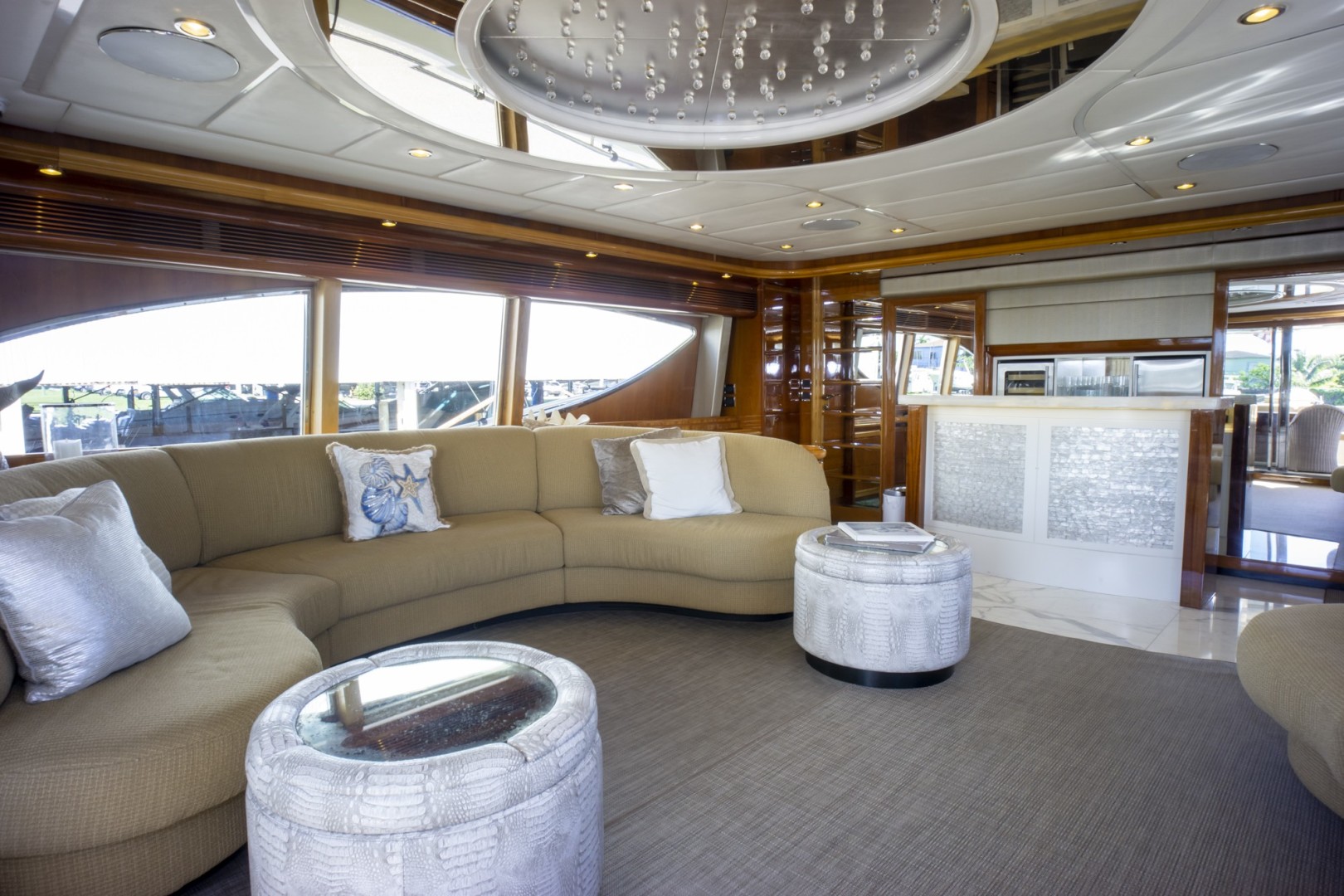 2000 Ferretti Yachts Custom Line 94 - Image 4