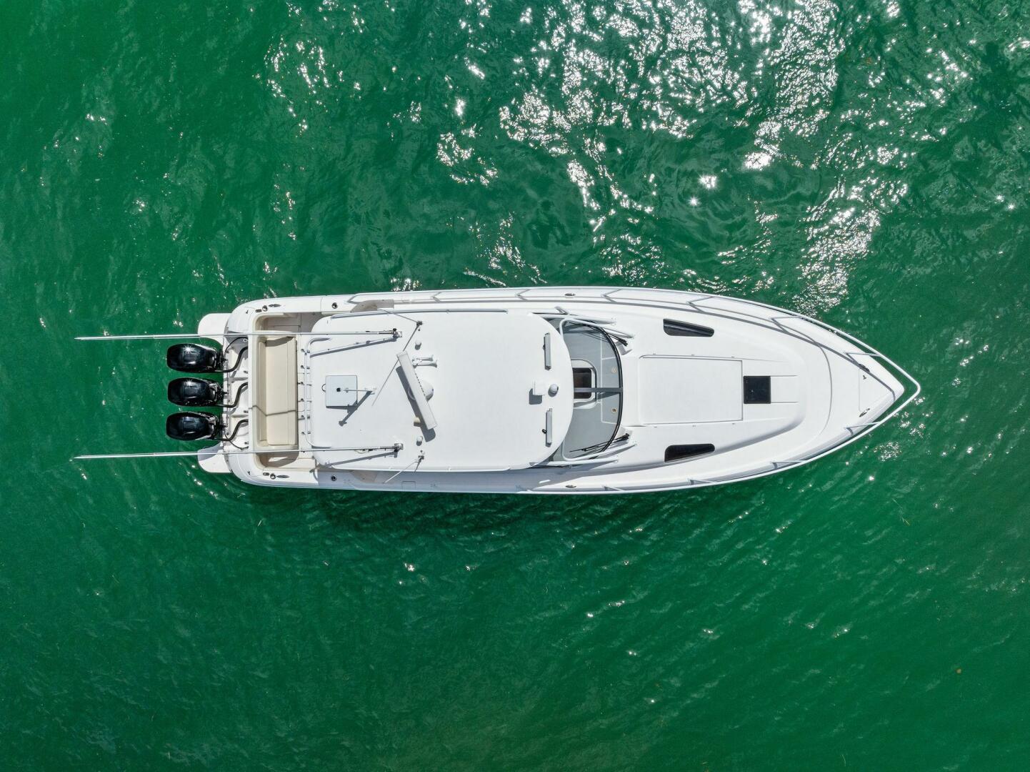 2018 Intrepid 430 Sport Yacht - Image 10