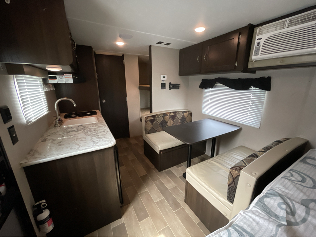 2019 Keystone Springdale Mini 1800BH - Image 5