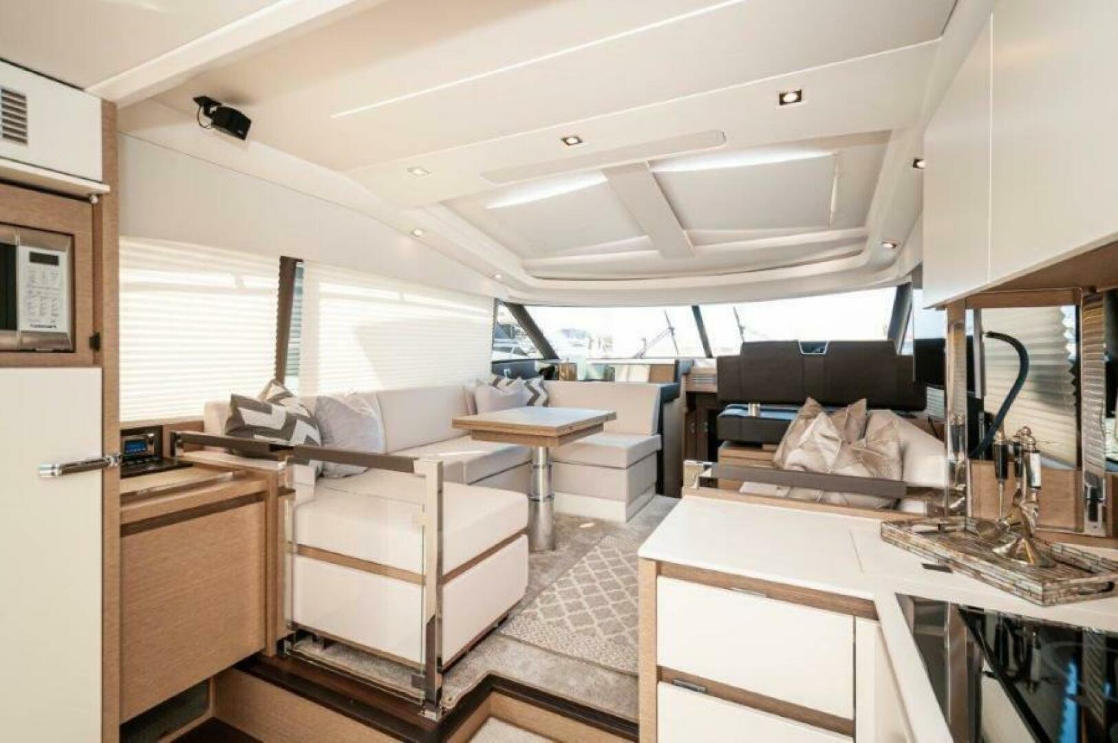 2018 Prestige 460 - Image 2